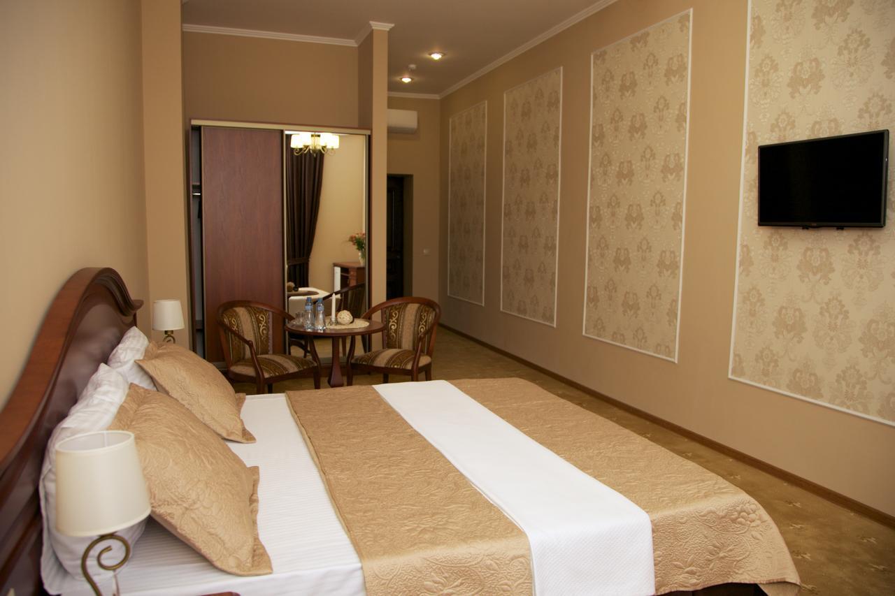 Dioskuria Hotel 수쿰 외부 사진