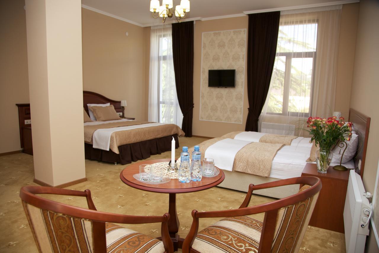 Dioskuria Hotel 수쿰 외부 사진