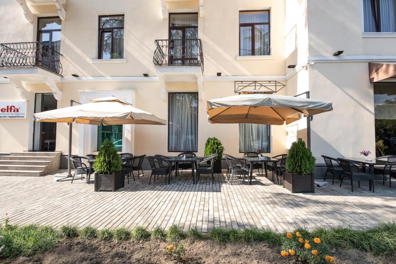 Dioskuria Hotel 수쿰 외부 사진